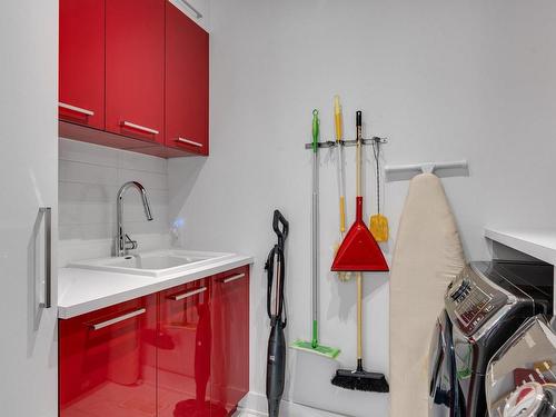 Laundry room - 215 25E Rue O., Venise-En-Québec, QC - Indoor Photo Showing Laundry Room