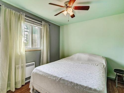 Bedroom - 340 Rue Hurteau, Saint-Anicet, QC - Indoor Photo Showing Bedroom