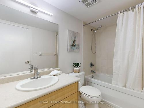 1012-600 Fleet St, Toronto, ON - Indoor Photo Showing Bathroom