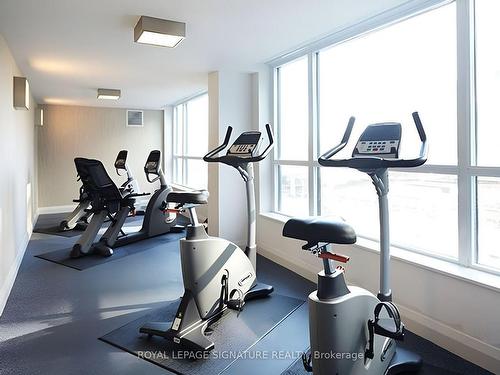 1012-600 Fleet St, Toronto, ON - Indoor Photo Showing Gym Room