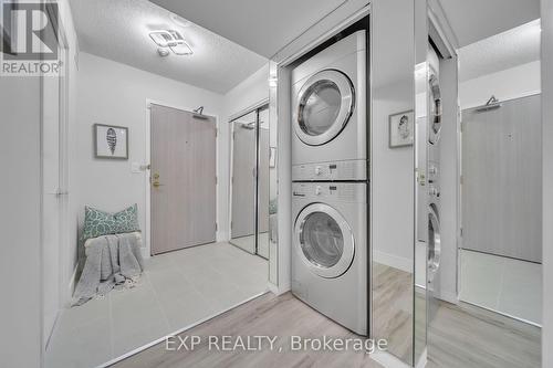 802 - 150 Dunlop Street E, Barrie (City Centre), ON - Indoor Photo Showing Laundry Room