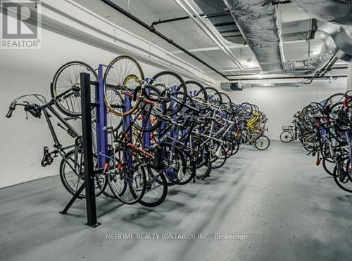 5111 - 181 Dundas Street E, Toronto (Church-Yonge Corridor), ON - Indoor Photo Showing Garage