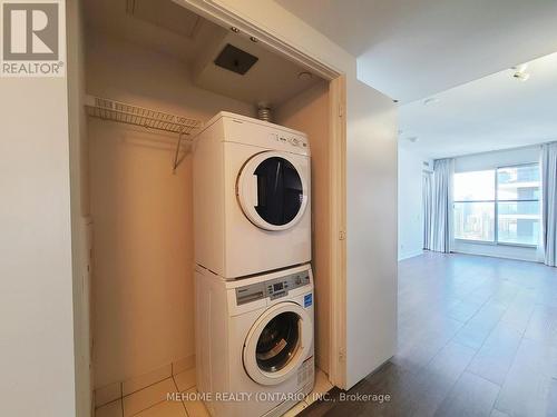 5111 - 181 Dundas Street E, Toronto (Church-Yonge Corridor), ON - Indoor Photo Showing Laundry Room