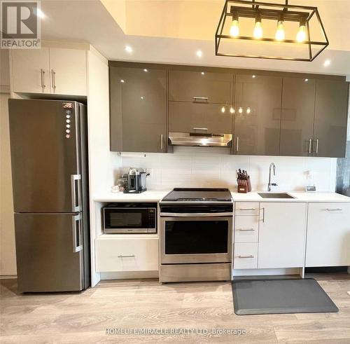 805 - 180 Fairview Mall Drive, Toronto (Don Valley Village), ON - Indoor Photo Showing Kitchen