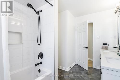 3 Halam Avenue, Hamilton (Burkholme), ON - Indoor Photo Showing Bathroom