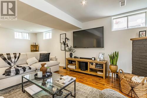 3 Halam Avenue, Hamilton (Burkholme), ON - Indoor Photo Showing Living Room