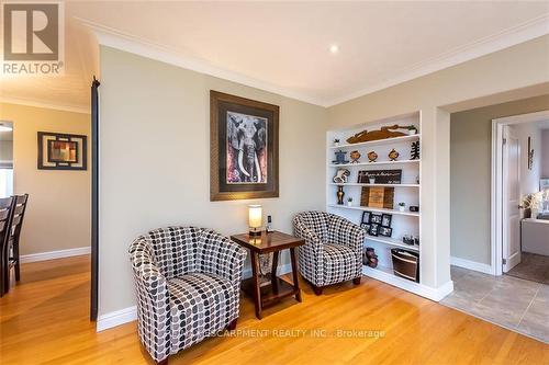 47 Blossom Avenue, Brantford, ON - Indoor Photo Showing Living Room