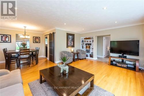 47 Blossom Avenue, Brantford, ON - Indoor Photo Showing Living Room