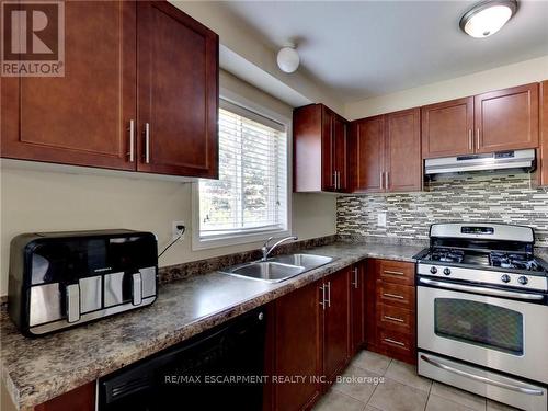 23 - 151 Green Road, Hamilton (Stoney Creek), ON - Indoor Photo Showing Kitchen With Double Sink