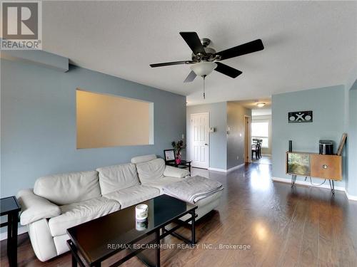 23 - 151 Green Road, Hamilton (Stoney Creek), ON - Indoor Photo Showing Living Room