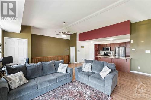 105 Artesa Private Unit#L, Ottawa, ON - Indoor Photo Showing Living Room