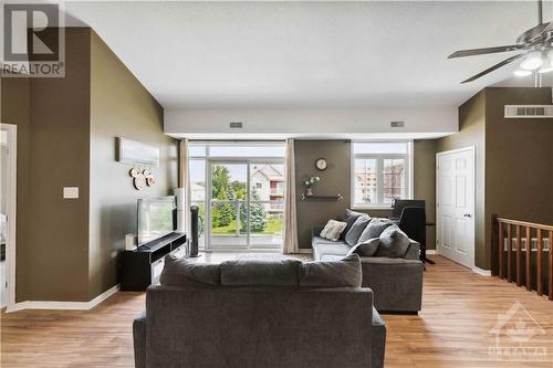 105 Artesa Private Unit#L, Ottawa, ON - Indoor Photo Showing Living Room