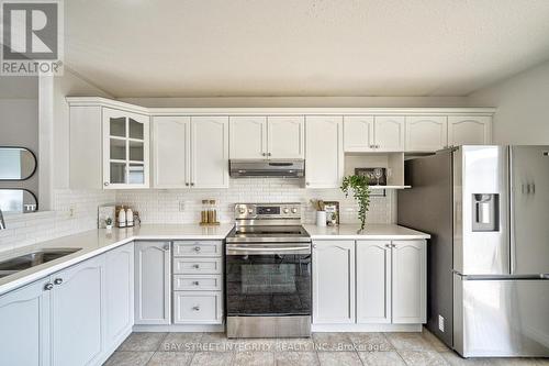 95 Mcguiness Drive, Brantford, ON - Indoor Photo Showing Kitchen