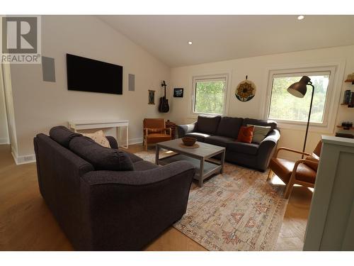 1282 Foreman Road, Prince George, BC - Indoor Photo Showing Living Room