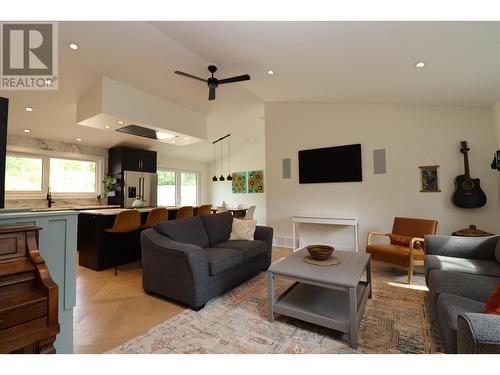 1282 Foreman Road, Prince George, BC - Indoor Photo Showing Living Room