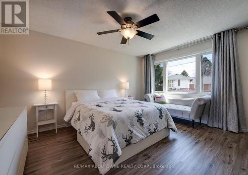 4018 New Street, Burlington, ON - Indoor Photo Showing Bedroom