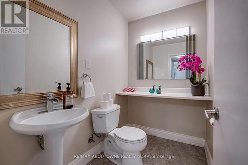 4018 New Street, Burlington, ON - Indoor Photo Showing Bathroom