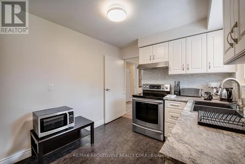 4018 New Street, Burlington, ON - Indoor Photo Showing Kitchen