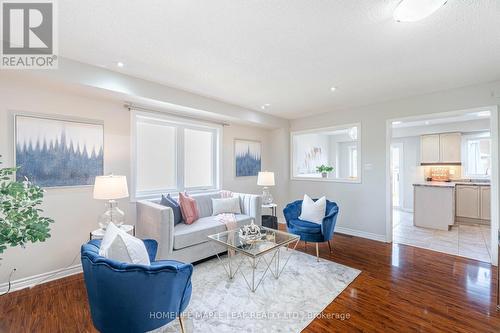 30 Silo Court, Brampton, ON - Indoor Photo Showing Living Room