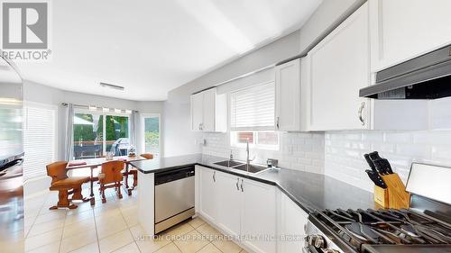 140 Rossmore Court, London, ON - Indoor Photo Showing Kitchen With Double Sink With Upgraded Kitchen