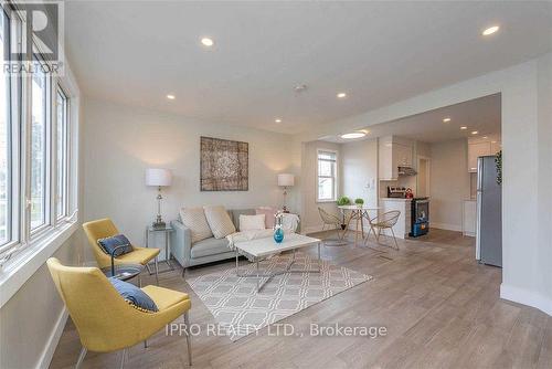 510 West 5Th Street, Hamilton (Rolston), ON - Indoor Photo Showing Living Room