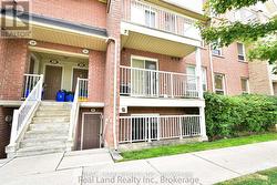 27 SUNRISE DRIVE  Markham, ON L3R 1A1