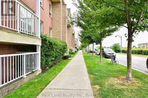 27 Sunrise Drive, Markham (Milliken Mills East), ON - Outdoor