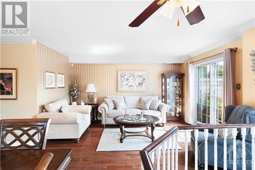 78 Hummingbird Crescent, Ottawa, ON - Indoor Photo Showing Living Room