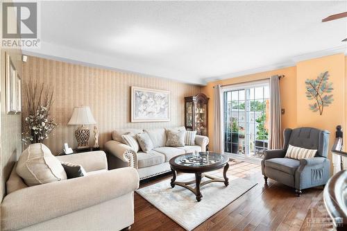 78 Hummingbird Crescent, Ottawa, ON - Indoor Photo Showing Living Room