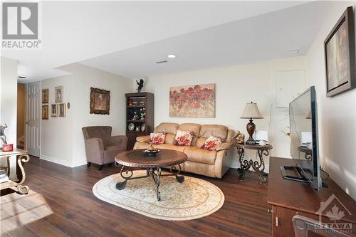 78 Hummingbird Crescent, Ottawa, ON - Indoor Photo Showing Living Room