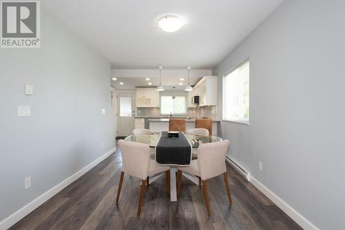 3965 Triumph Street, Burnaby, BC - Indoor Photo Showing Dining Room