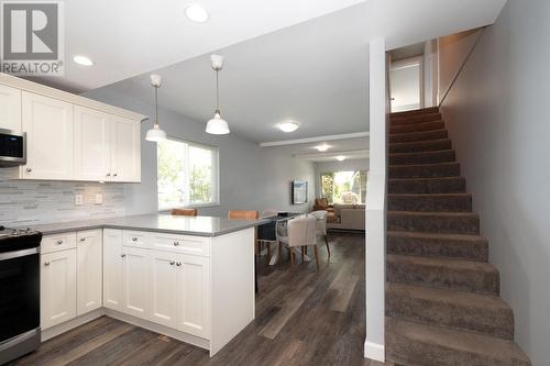 3965 Triumph Street, Burnaby, BC - Indoor Photo Showing Kitchen