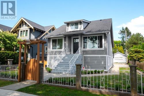 3965 Triumph Street, Burnaby, BC - Outdoor With Facade