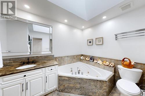 492 Macpherson Avenue, Toronto (Casa Loma), ON - Indoor Photo Showing Bathroom