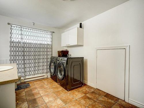 Laundry room - 1324 Rue Châteauneuf, Repentigny (Repentigny), QC - Indoor Photo Showing Laundry Room