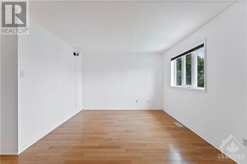 2112 Gardenway Drive, Ottawa, ON - Indoor Photo Showing Other Room