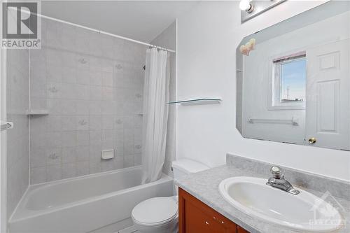 2112 Gardenway Drive, Ottawa, ON - Indoor Photo Showing Bathroom