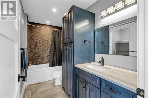 14035 Willbruck Drive, Morrisburg, ON - Indoor Photo Showing Bathroom