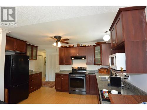 3622 16Th Avenue, Smithers, BC - Indoor Photo Showing Kitchen