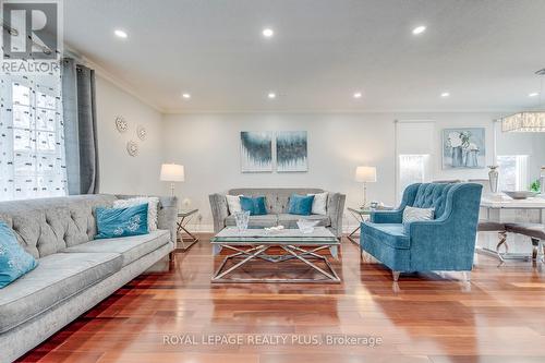 2830 Andorra Circle, Mississauga (Meadowvale), ON - Indoor Photo Showing Living Room