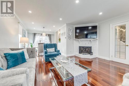 2830 Andorra Circle, Mississauga (Meadowvale), ON - Indoor Photo Showing Living Room With Fireplace