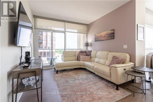 404 - 1940 Ironstone Drive, Burlington (Uptown), ON - Indoor Photo Showing Living Room