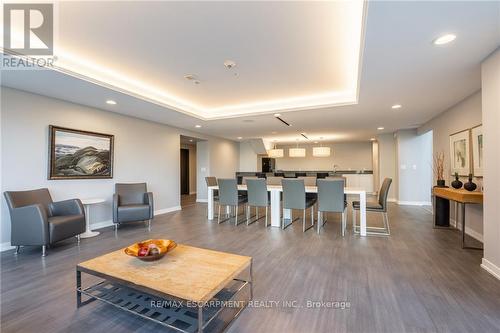 404 - 1940 Ironstone Drive, Burlington (Uptown), ON - Indoor Photo Showing Living Room