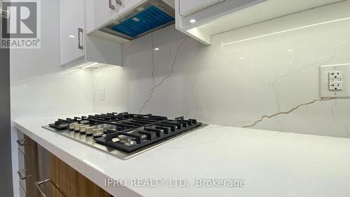 255 Consulate Road, Mississauga (Cooksville), ON - Indoor Photo Showing Kitchen