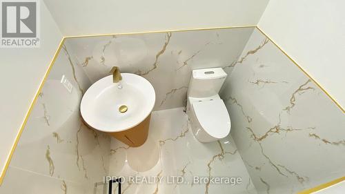 255 Consulate Road, Mississauga (Cooksville), ON - Indoor Photo Showing Bathroom