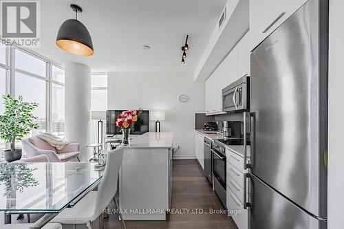 1704 - 105 George Street, Toronto (Moss Park), ON - Indoor Photo Showing Kitchen