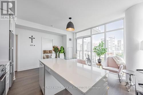 1704 - 105 George Street, Toronto (Moss Park), ON - Indoor Photo Showing Kitchen With Upgraded Kitchen