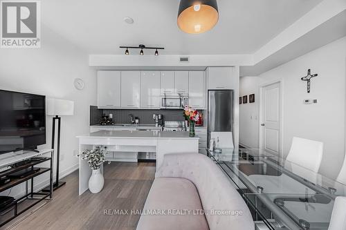 1704 - 105 George Street, Toronto (Moss Park), ON - Indoor Photo Showing Kitchen