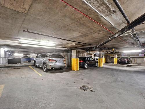 Garage - 503-442 Rue St-Gabriel, Montréal (Ville-Marie), QC - Indoor Photo Showing Garage