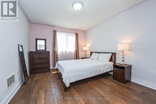 409 Spring Blossom Crescent, Oakville (Iroquois Ridge North), ON - Indoor Photo Showing Bedroom